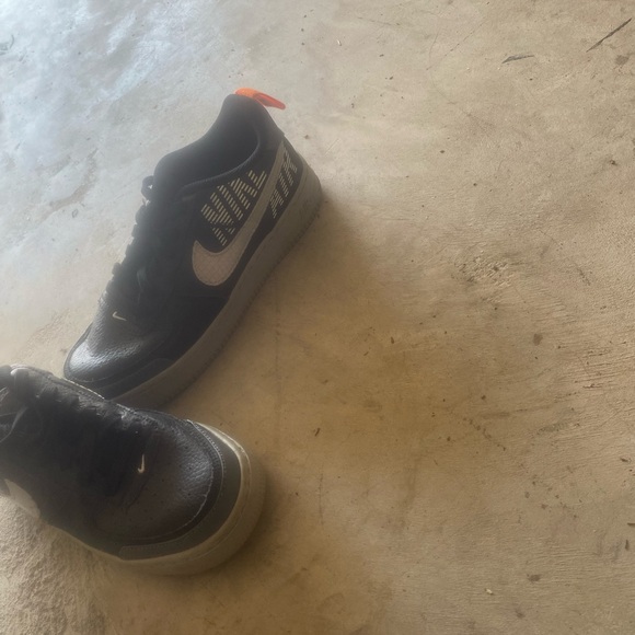 Nike shoes - Picture 2 of 2